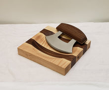 Load image into Gallery viewer, ULU Knife with Cutting Board